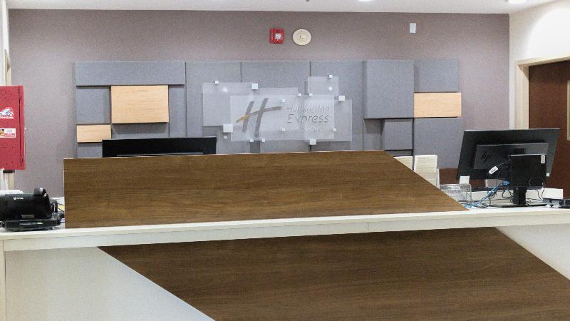 Holiday Inn Express & Suites Hope Mills