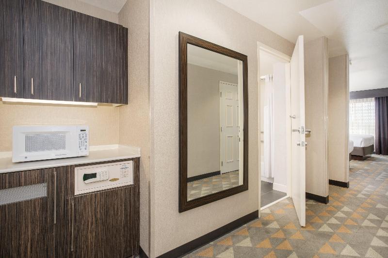 Holiday Inn Colorado Springs Airport image