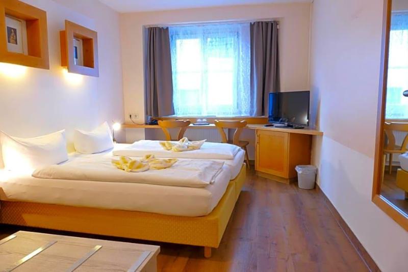Zum Hechten Altstadt-Hotel image