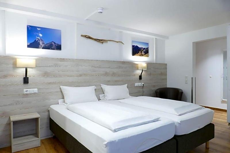 Zum Hechten Altstadt-Hotel image