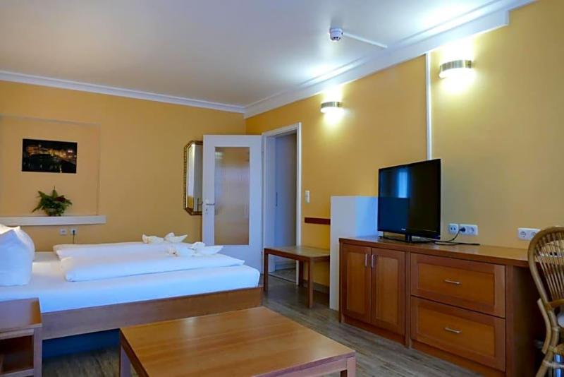 Zum Hechten Altstadt-Hotel image