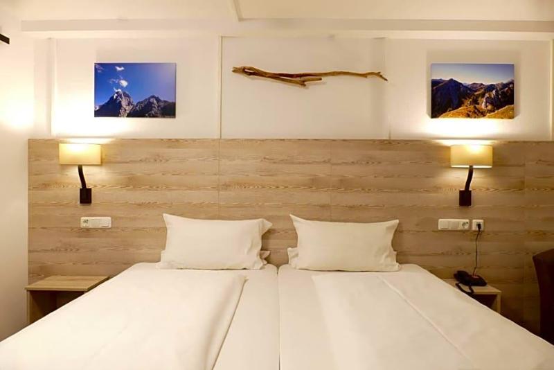 Zum Hechten Altstadt-Hotel image