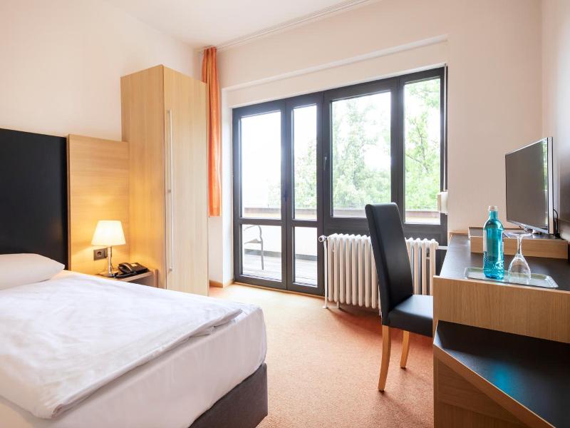 Roomingtons Hotel Franziskushöhe Lohr image