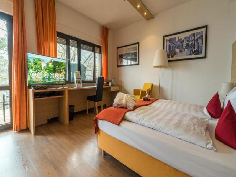 Roomingtons Hotel Franziskushöhe Lohr image