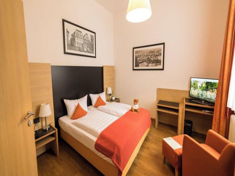 Roomingtons Hotel Franziskushöhe Lohr image