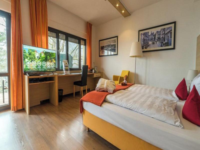 Roomingtons Hotel Franziskushöhe Lohr image