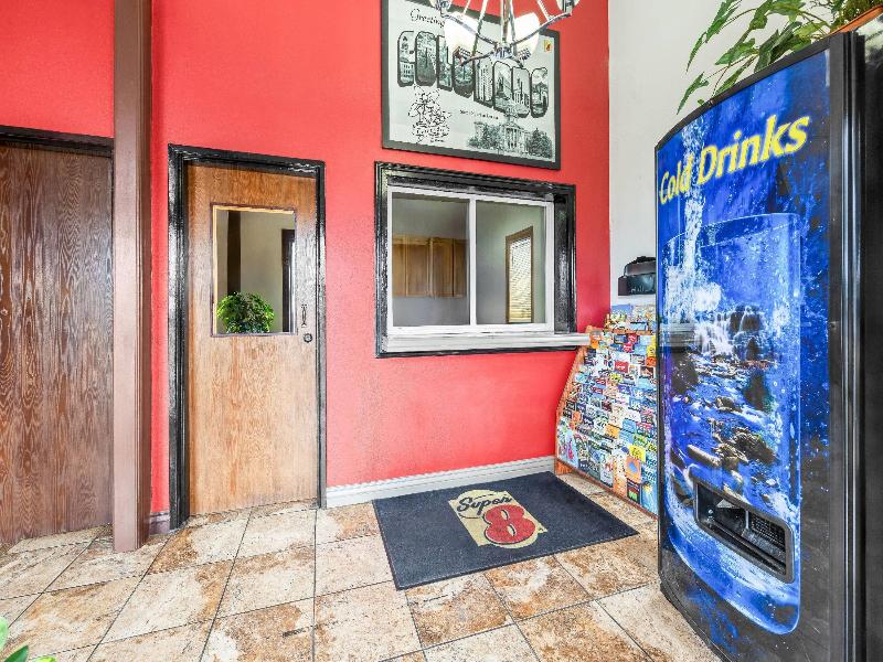 Super 8 By Wyndham Colorado Springs Space Force image