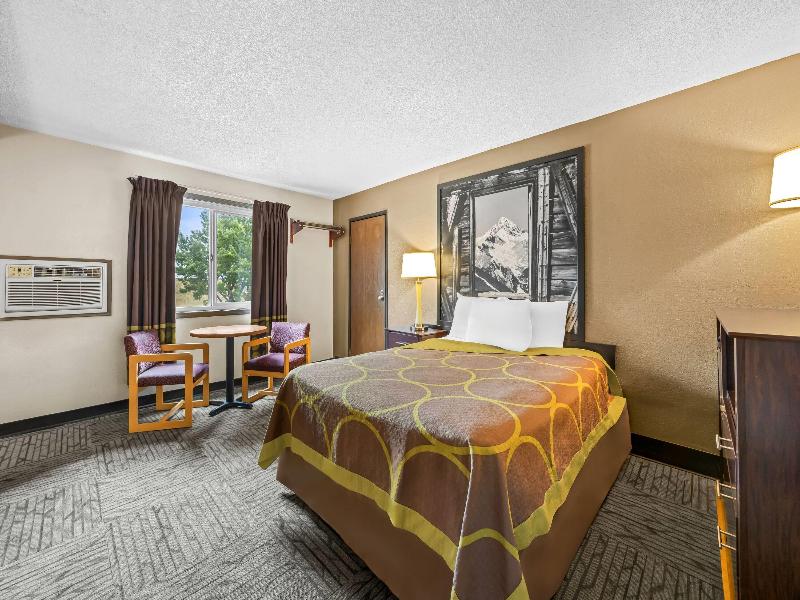 Super 8 By Wyndham Colorado Springs Space Force image