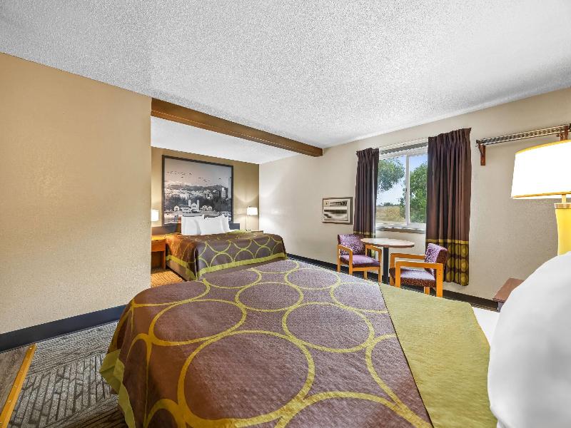 Super 8 By Wyndham Colorado Springs Space Force image