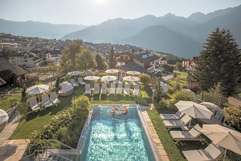 Schlosshotel image