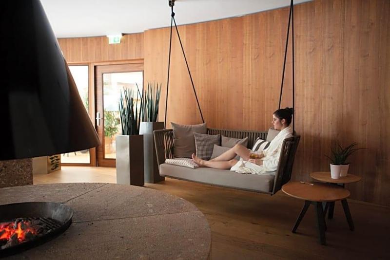 Schlosshotel image