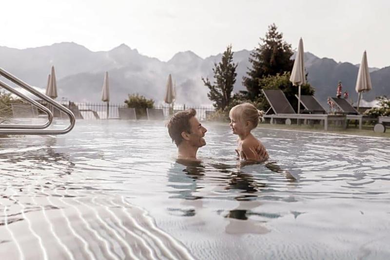 Schlosshotel image