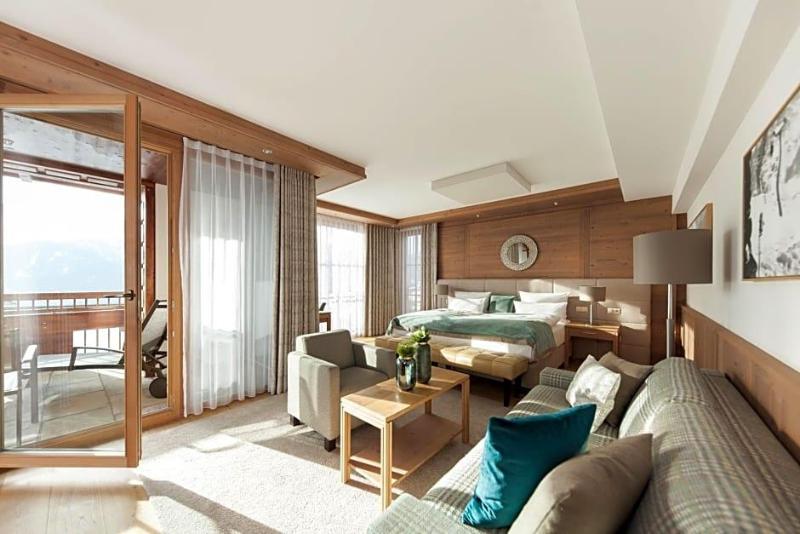 Schlosshotel image