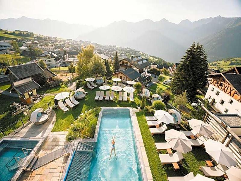 Schlosshotel image