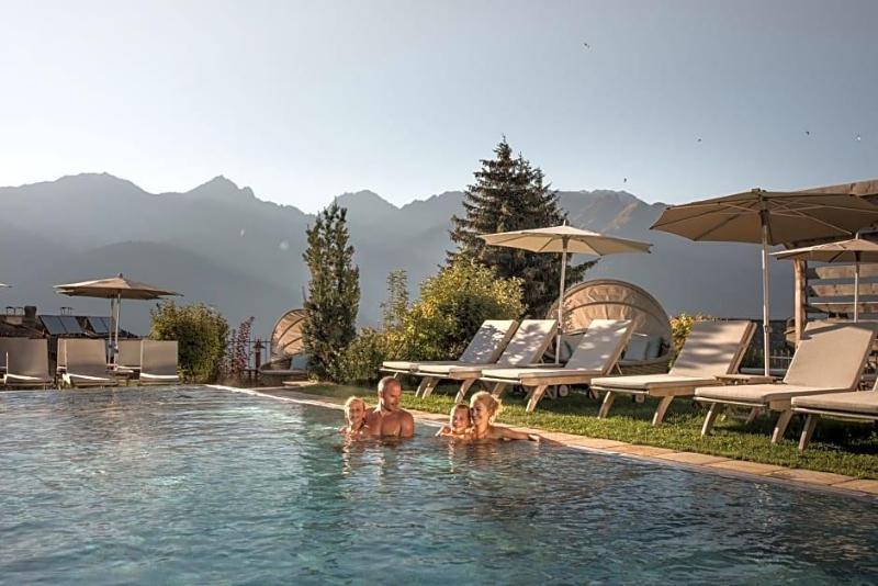 Schlosshotel image