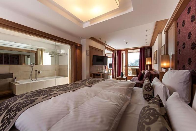 Schlosshotel image