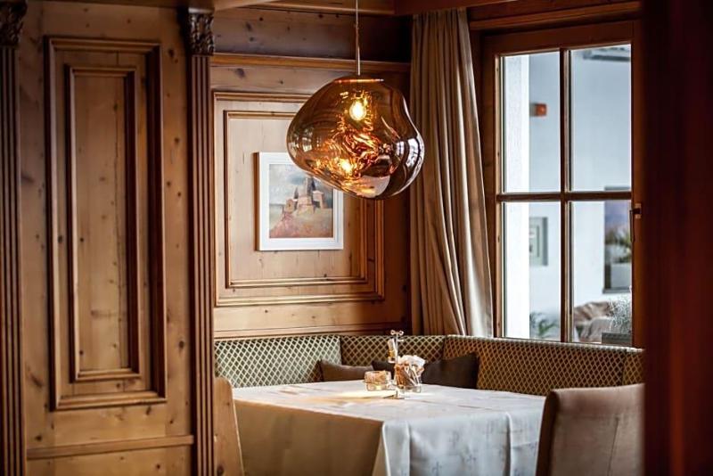 Schlosshotel image