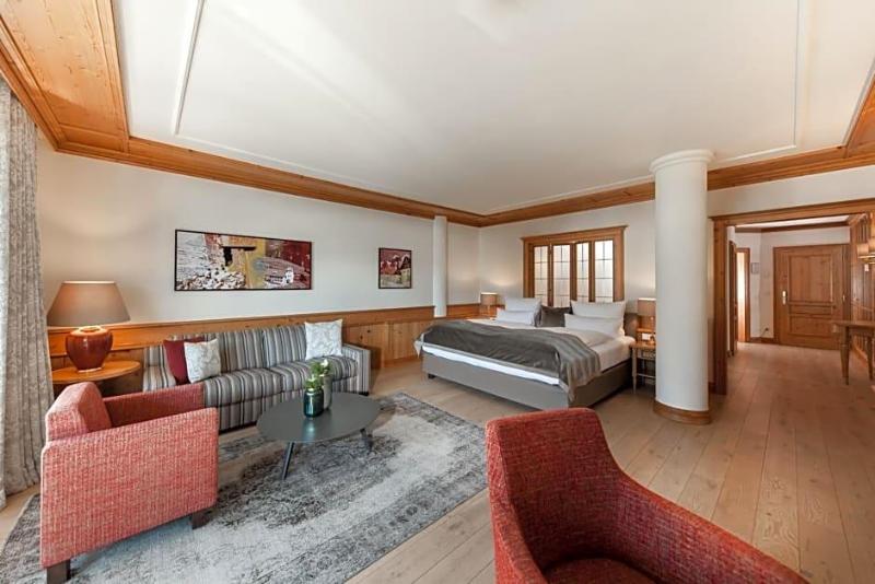Schlosshotel image