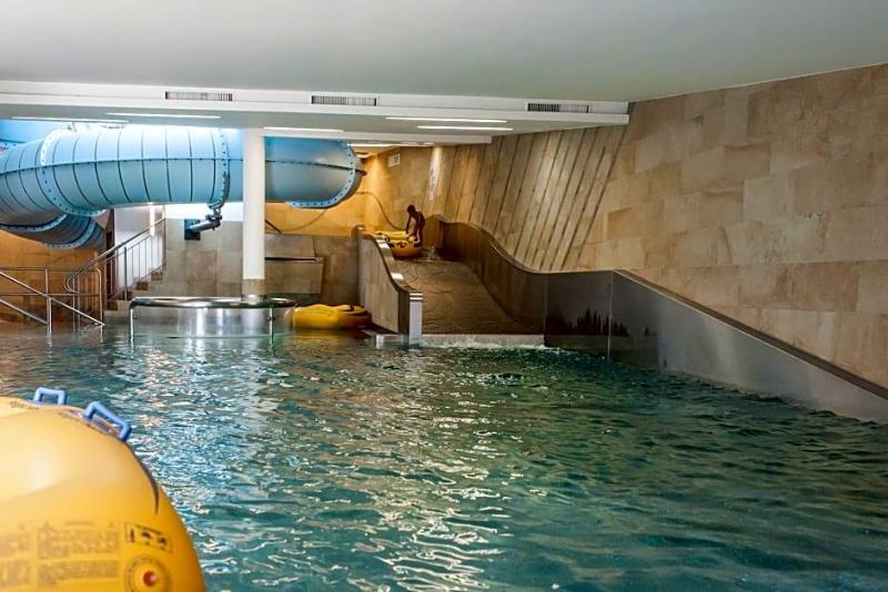 Schlosshotel image