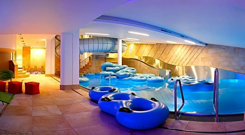 Schlosshotel image