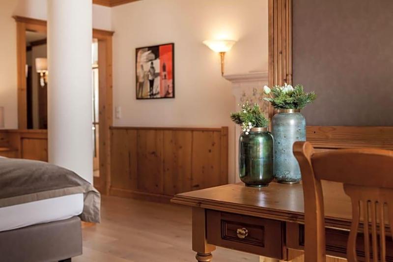 Schlosshotel image