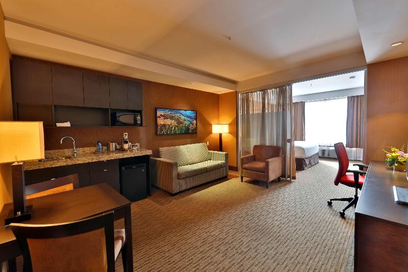 Edmonton Hotel & Convention Center