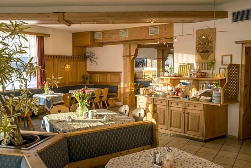 Pension Sonnenuhr image