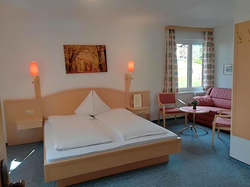 Pension Sonnenuhr image