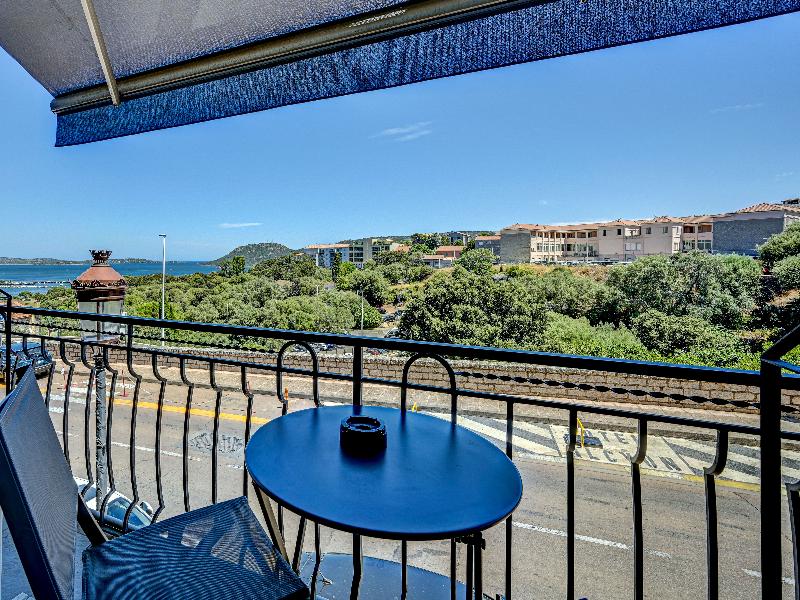 Residence Hoteliere En Aparte image