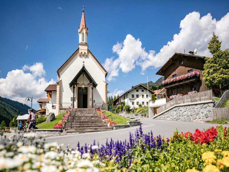 Pettneuer Hof image