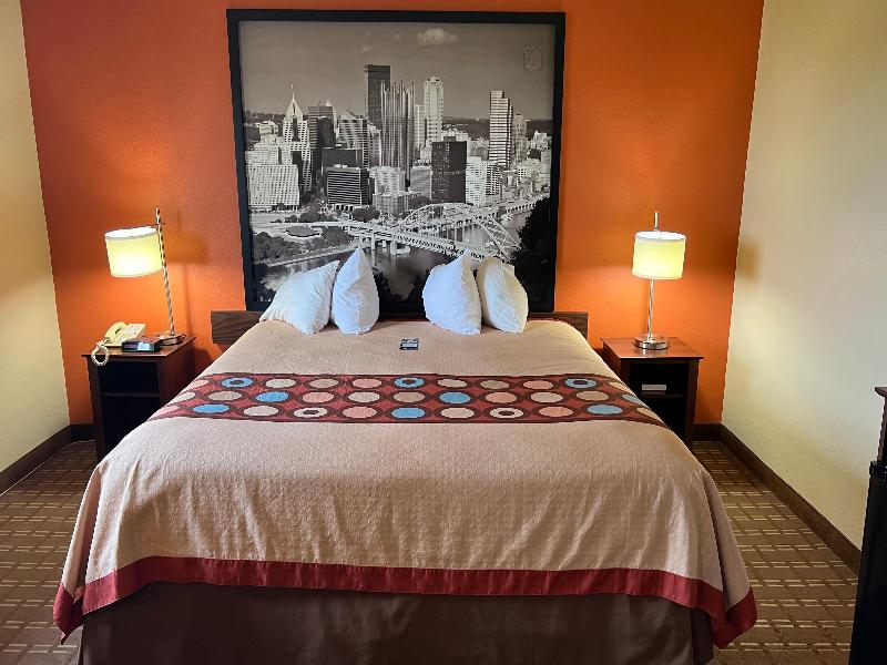 Super 8 by Wyndham Altoona image