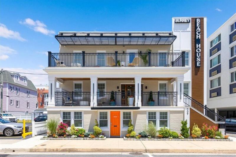 Surrey Beach House image