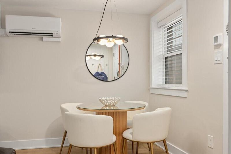 Surrey Beach House image