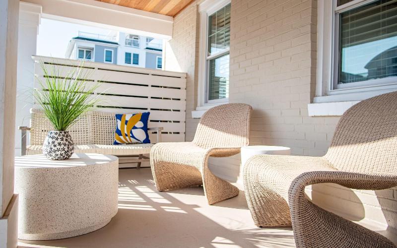 Surrey Beach House image