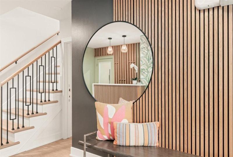 Surrey Beach House image