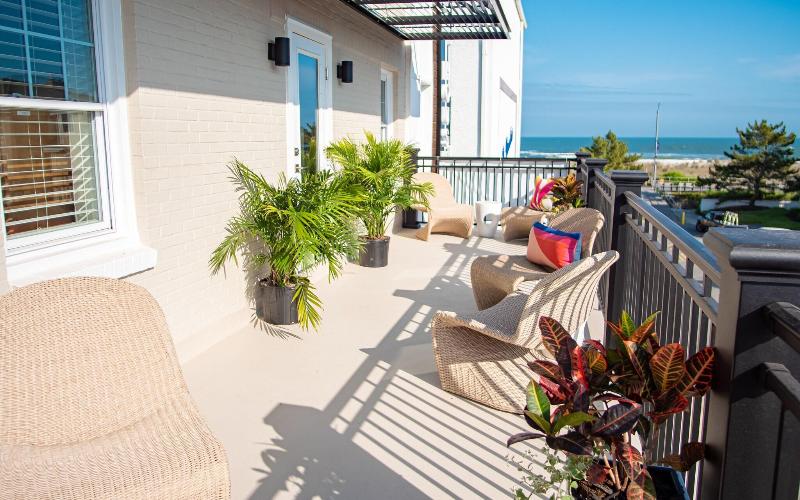 Surrey Beach House image