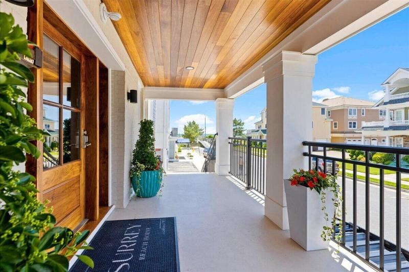 Surrey Beach House image