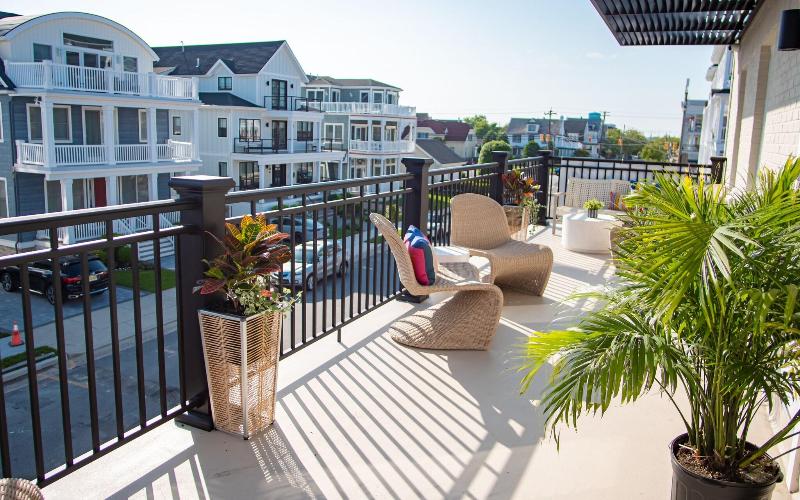 Surrey Beach House image