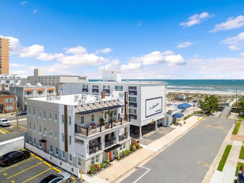Surrey Beach House image