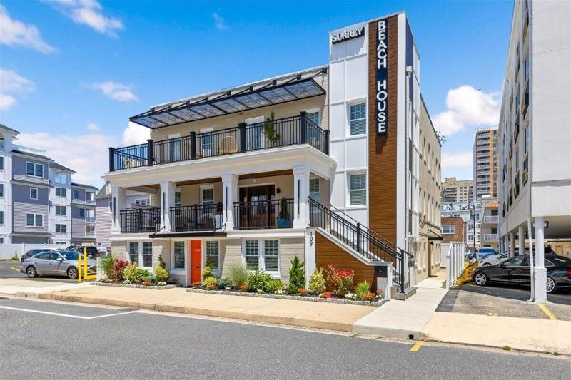 Surrey Beach House image