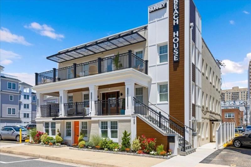 Surrey Beach House image