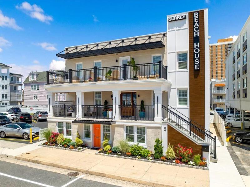 Surrey Beach House image