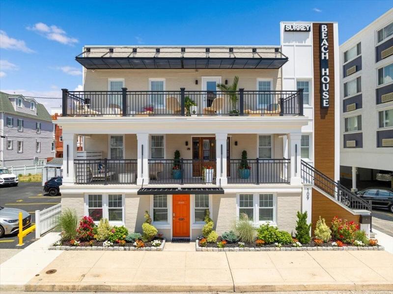 Surrey Beach House image