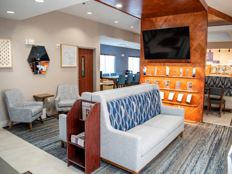 Holiday Inn Express & Suites Mason City By IHG — general view