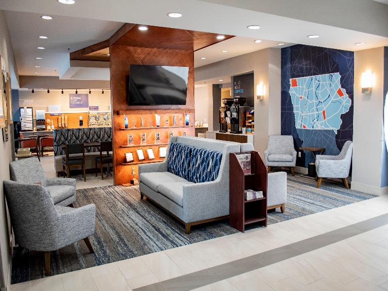 Holiday Inn Express & Suites Mason City By IHG