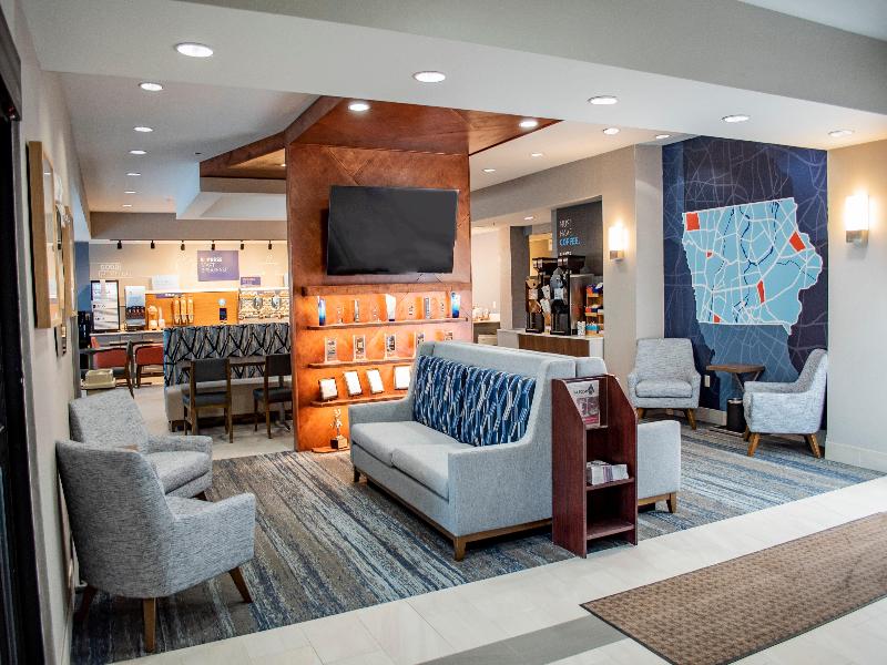 Holiday Inn Express & Suites Mason City By IHG