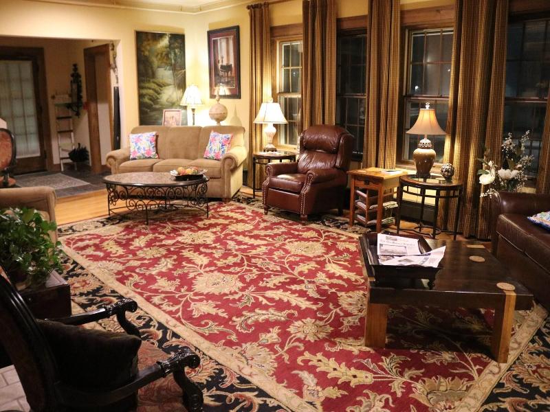 Iowa House image