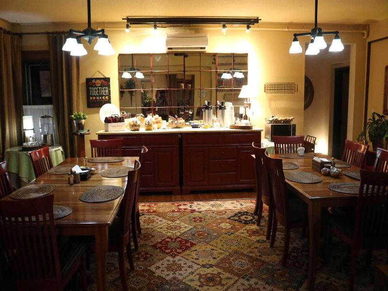 Iowa House image