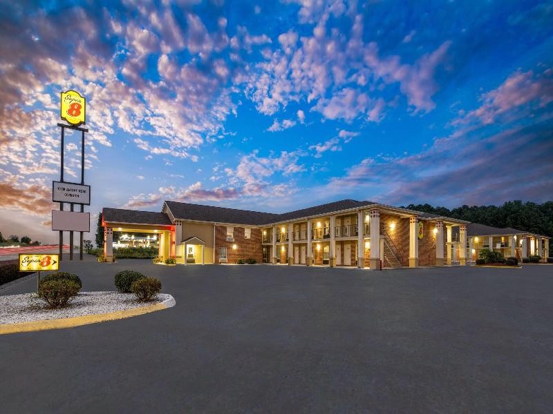 Super 8 by Wyndham Covington image