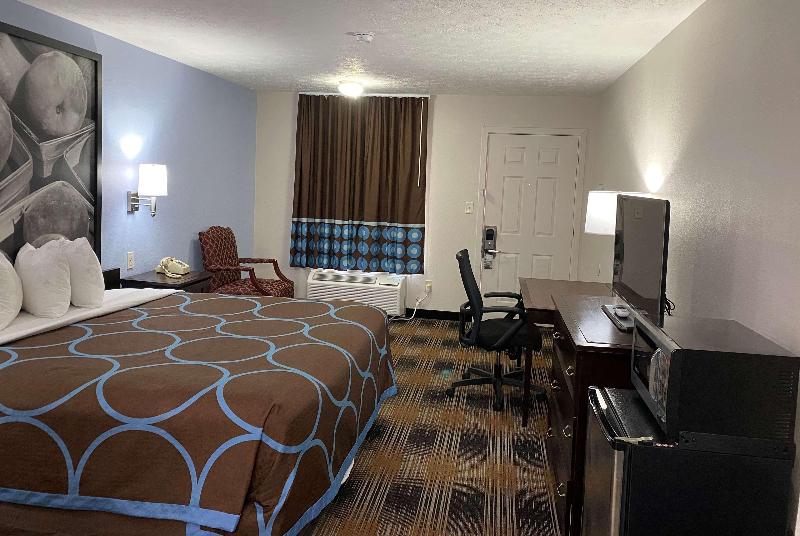 Super 8 by Wyndham Covington image